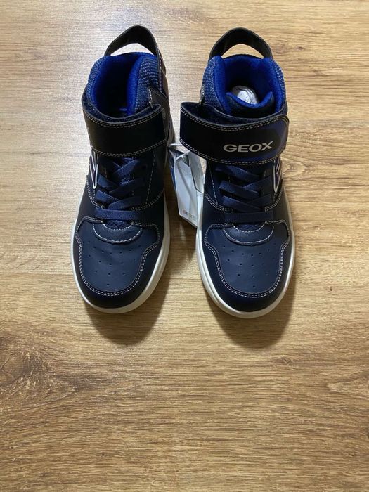 Маратонки на Geox