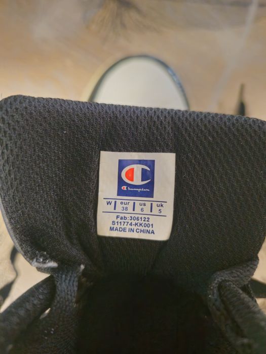 Продавам кецове CHAMPION размер.38 унисекс