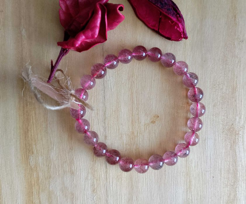 Елегантна гривна от ягодов кварц – 8 мм