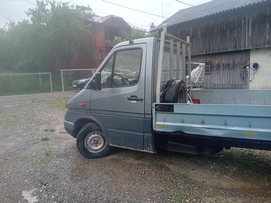 Camionetă Mercedes Sprinter