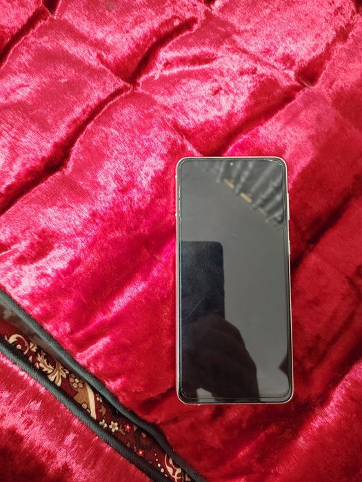 Samsung S21+ 5G sotiladi