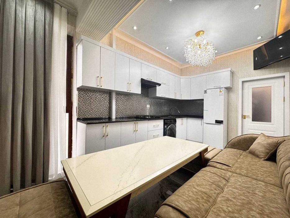 Люкс квартира сотилади