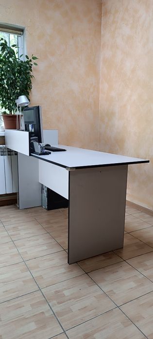 Офисный стол ЛДСП