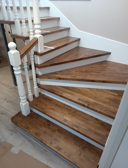 Изготовление лестниц под ключ