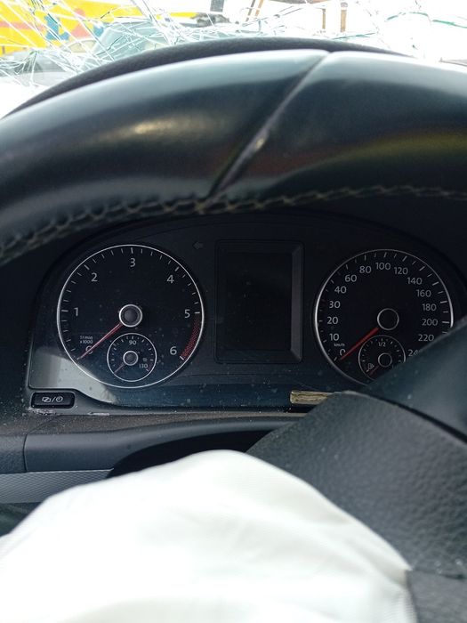 Volkswagen Touran 2.0 TDI 140 к.с. 2013 година , автоматик , на части