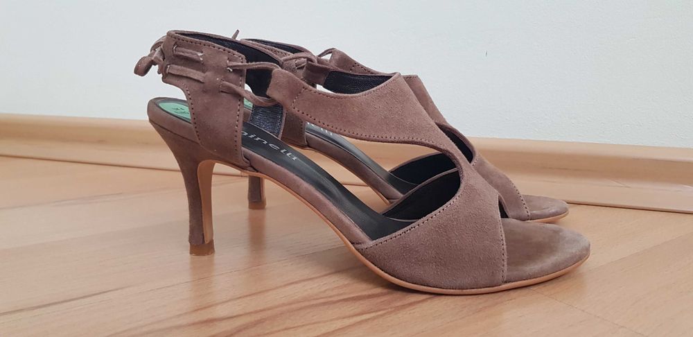 Дамски сандали обувки токчета боти 37, 38 номер обувки + подарък