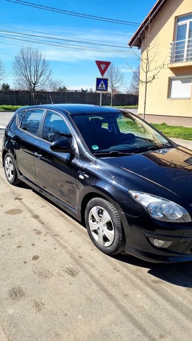 Vând Hyundai i30 1.4 benzina 2011