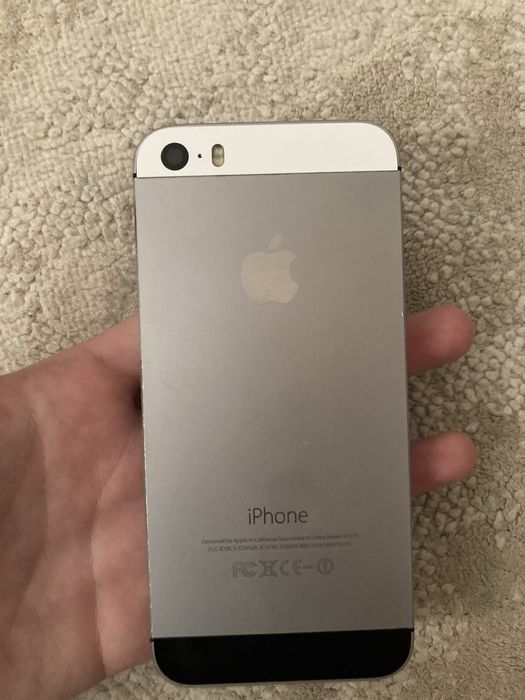 Айфон 5с срочно продаю