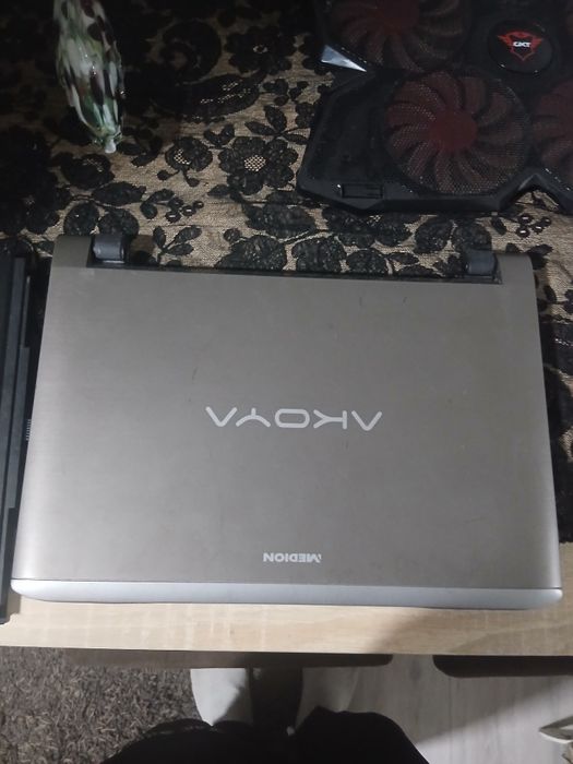 De vanzare kit tatuaj si laptop