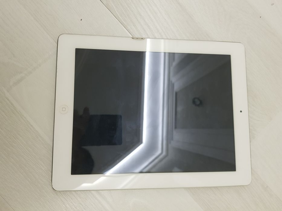 iPad sotiladi srochno