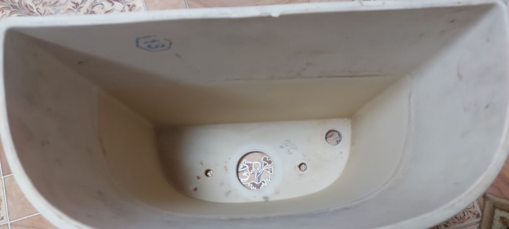 Продаю бачок от унитаза 15см