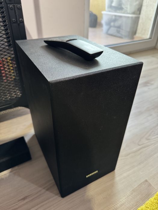 Samsung HW‑R450 2.1 Soundbar + Subwoofer Wireless – 200W – Foarte bun