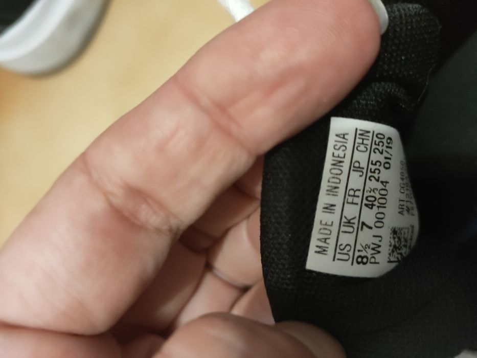 Vând adidasi dama Nr 40 1/3