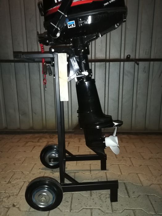 Стойка для лодочного мотора