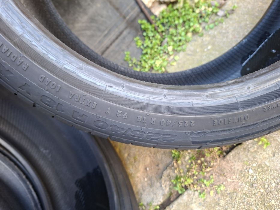 4бр 225/40/18 континентал много запазени като нови.