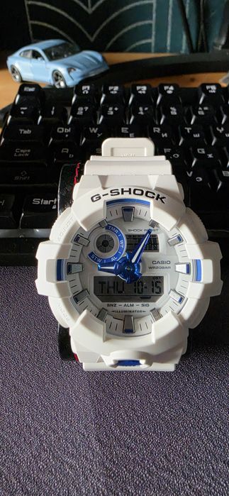 Продавам G-Shock GA 700HDS 7AER