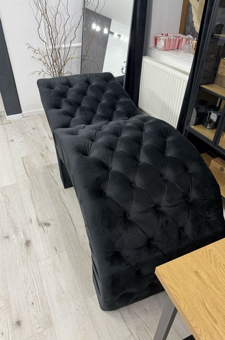 Vand 2 paturi tapitate catifea ,cosmetica ca noi