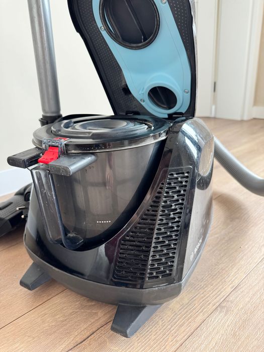 Прахосмукачка BOSCH BGS7SIL64