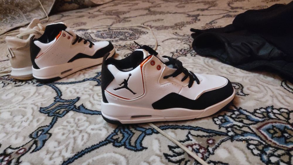 Мужские кроссовки