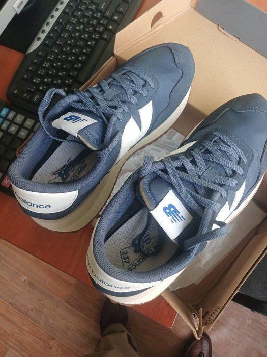 Кроссовки. 4 раза носил. 42 размер.