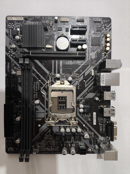 Продаётся комплект компьютерных комплектующих и кабелей. Всё работает.