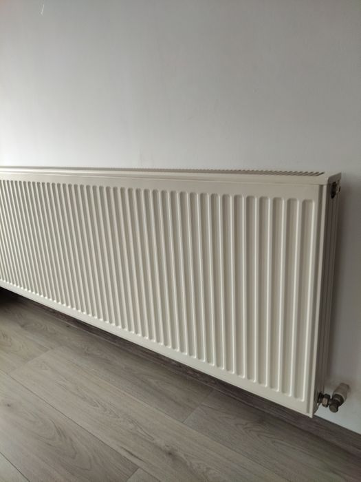 Vând calorifer 2000/600
