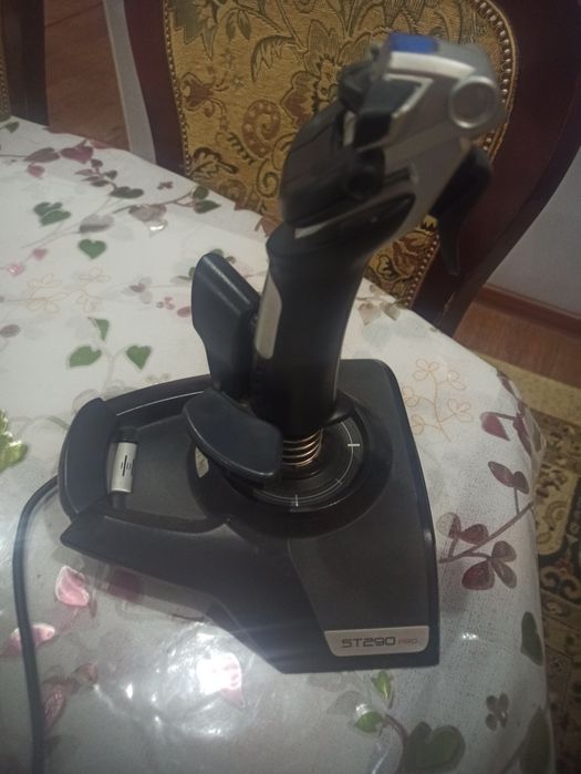 Джостик Saitek St290pro