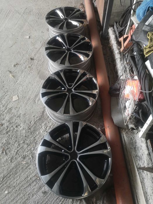 Продавам джанти 19ки.стават за mercedes. Aaudii bmw..5.112.19..