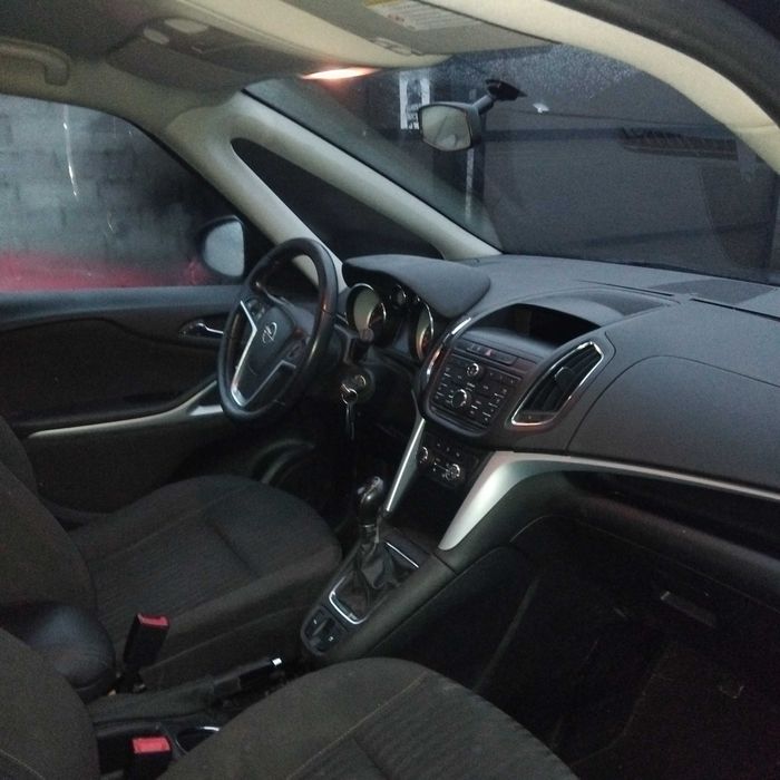 Opel zafira 2015