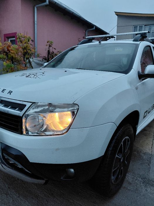 Vând duster 4x2 cu GPL 8 ani