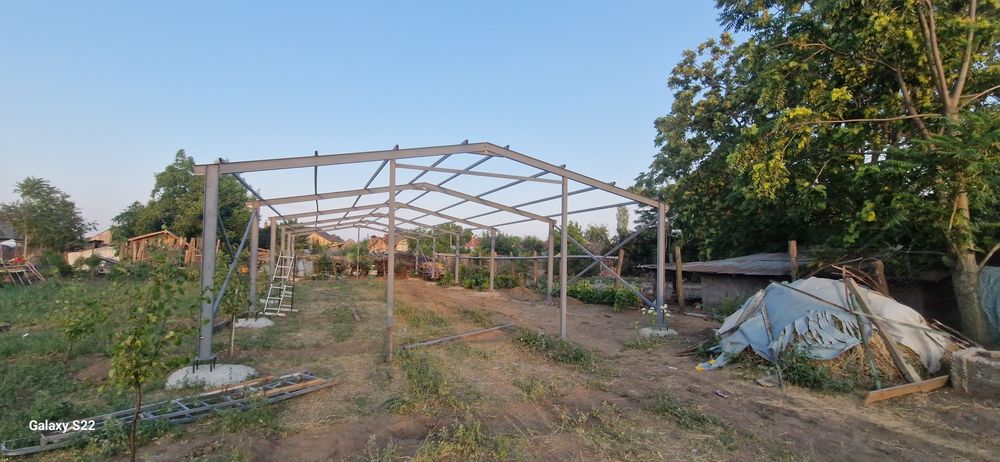 Vând hală metalica