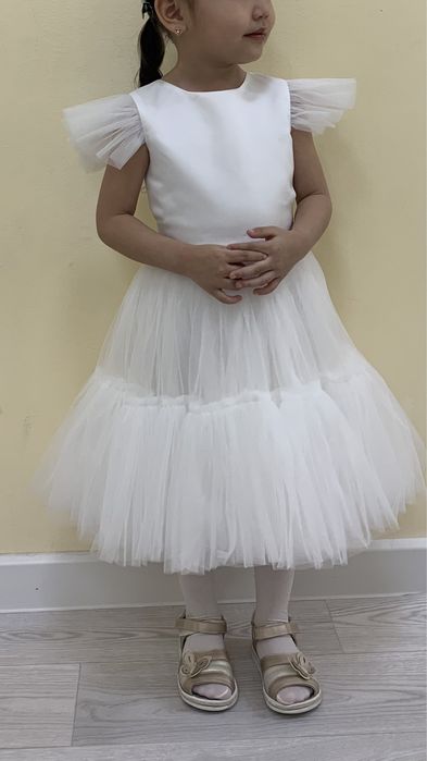 Белое роскошное платье