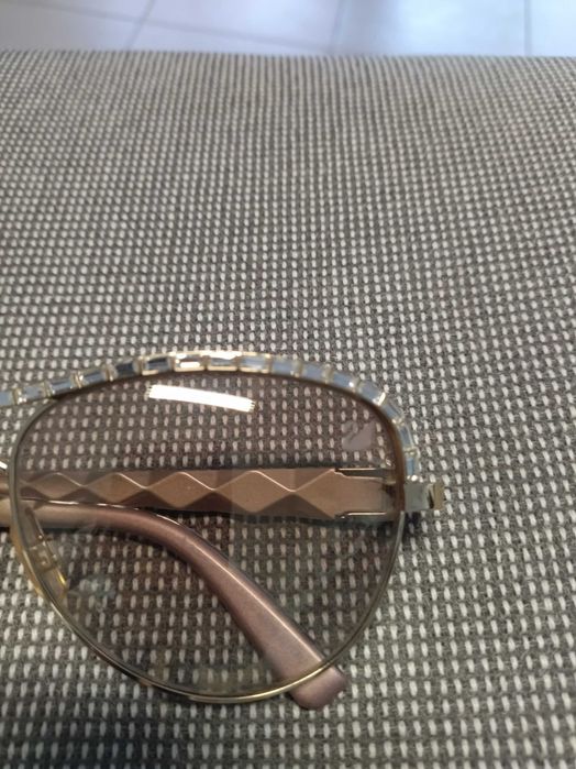 Swarovski/ Valentino/ Rey ban очила