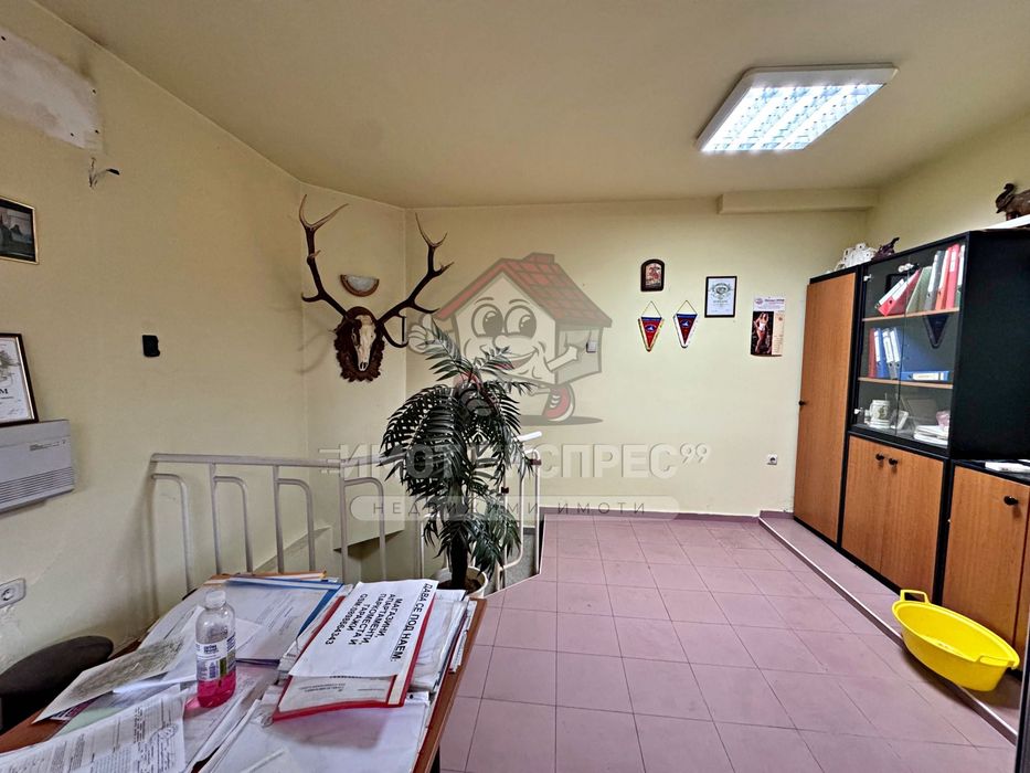 Дава се под наем Офис в Асеновград - 80 кв.м за 255 € - Снимка #1