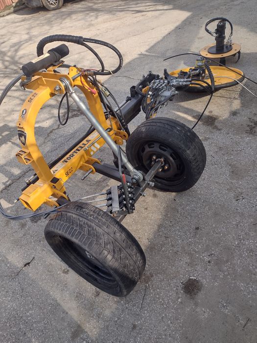 Продавам отклоняваща косачка и фреза