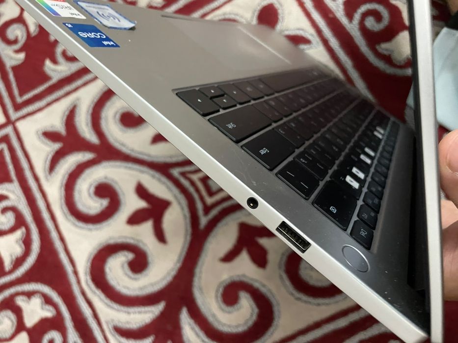 Huawei mate book d14