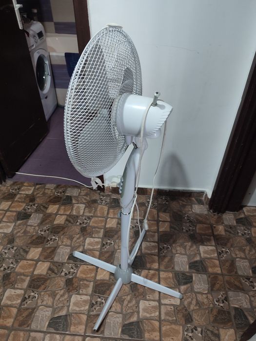 Vand ventilator mare , puternic 40 lei