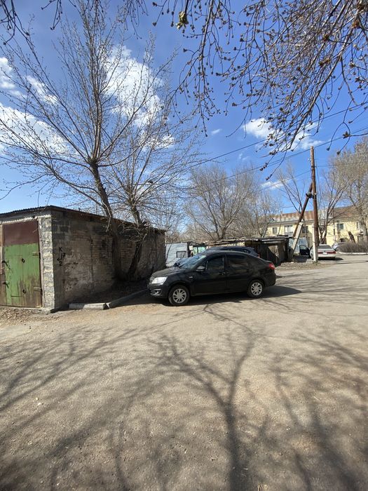 Гараж в центре прихатинска