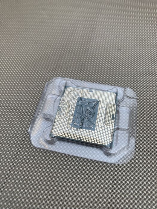 Продам процессор CORE i5-9400F