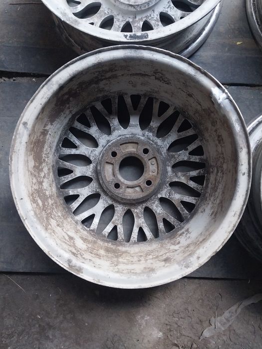 Диски R15 BBS. Два вареные. На Гольф 3.
