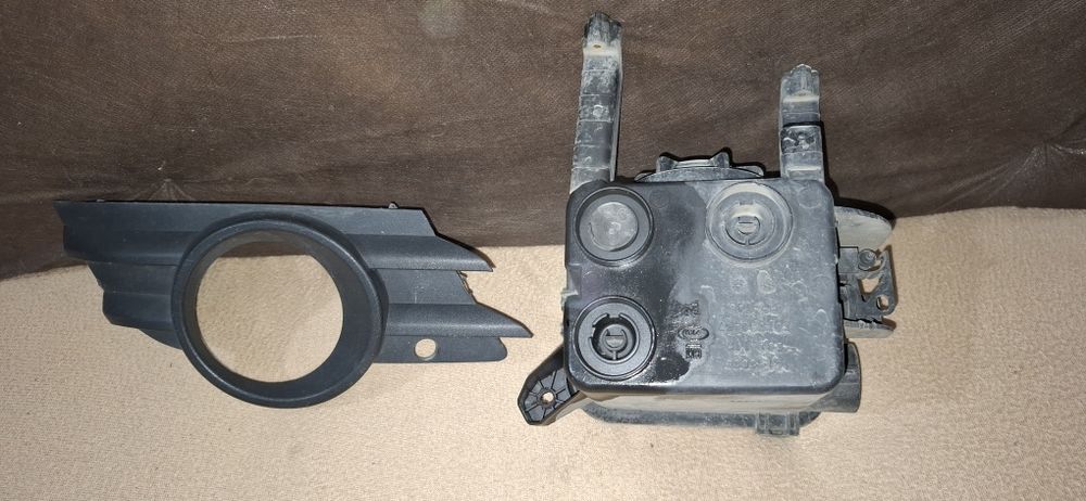 Продавам Халоген и Решетка