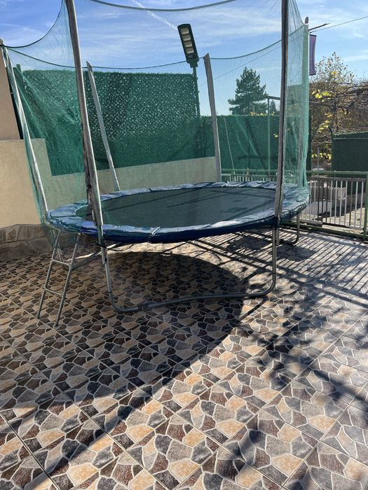 Батут ,трамплин за скачане