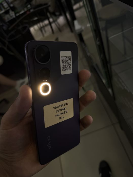 Vivo v50 lite,honor 200