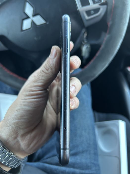 Продам айфон 11 64гб