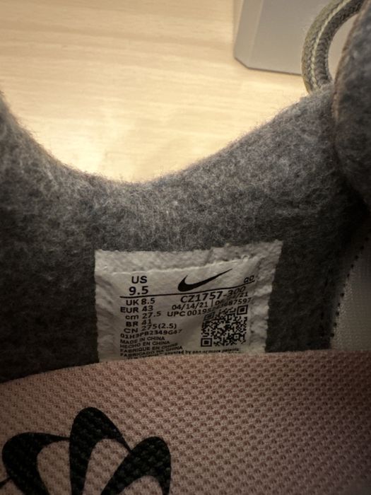 Кроссовки Nike, новые, размер 42