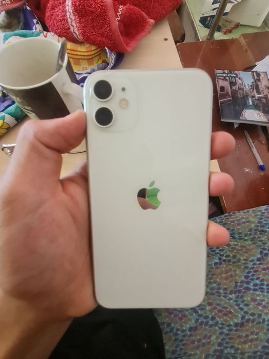 Iphone 11 sotiladi