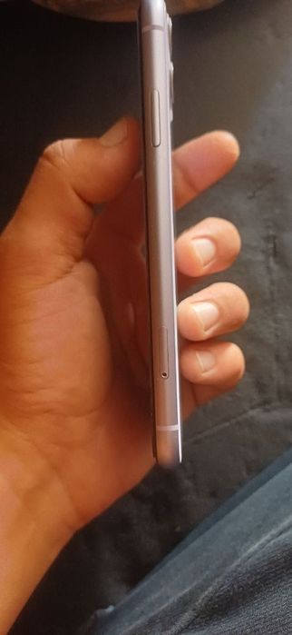 iPhone 11 . Karobka dakumenti bor  hotirasi -128 .  Feyc aid ishlaydi