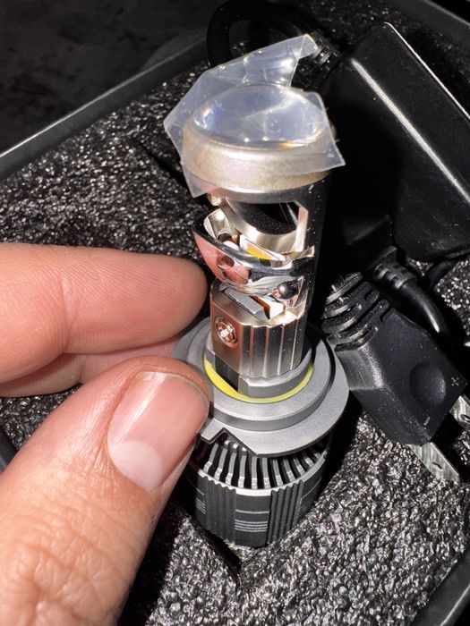 Becuri LED H7 cu lupă – NOI – 6500K – lumină foarte puternică