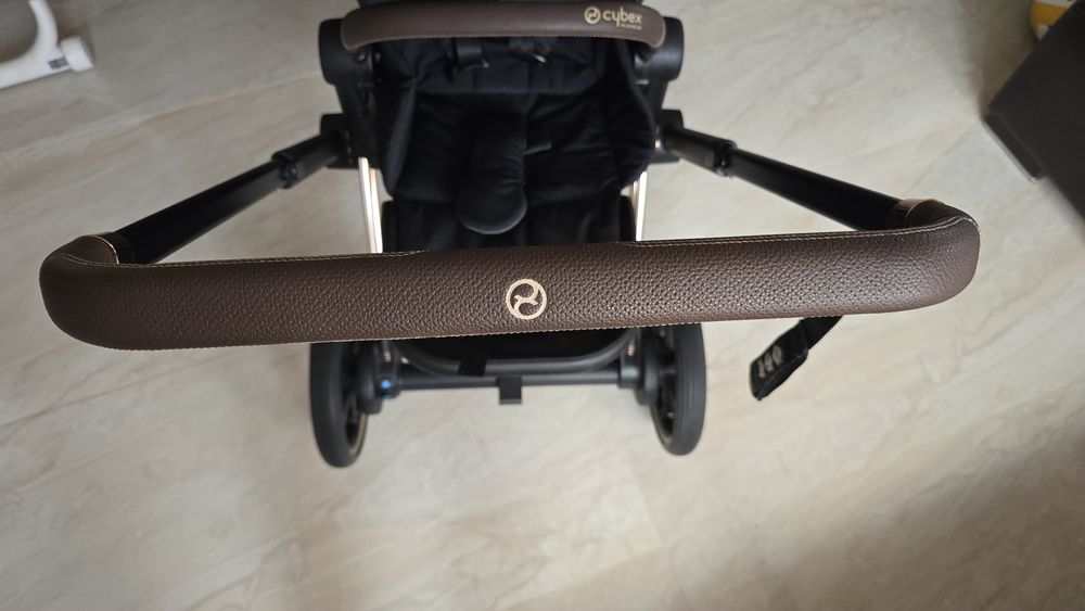 Cybex e-priam 4 количка + столче за кола