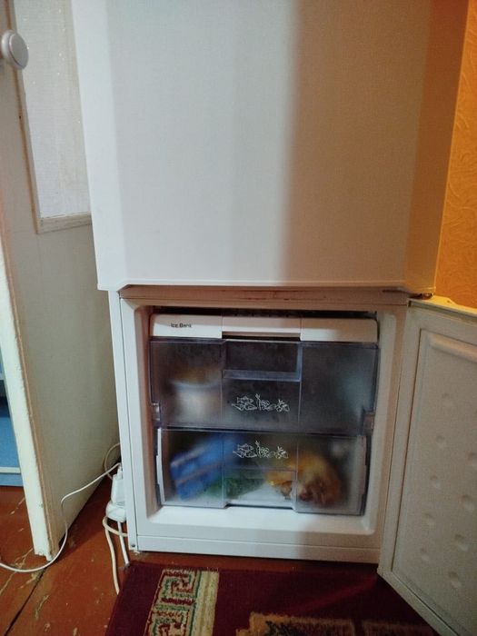 Холодильник б/у продам